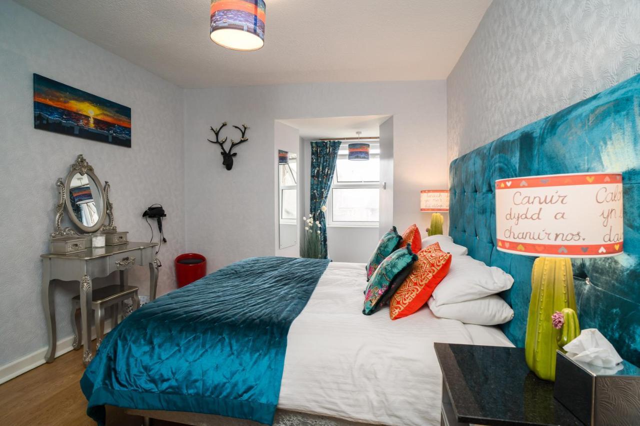 Starling View Boutique Stunning Seafront View Apartment Aberystwyth Bagian luar foto