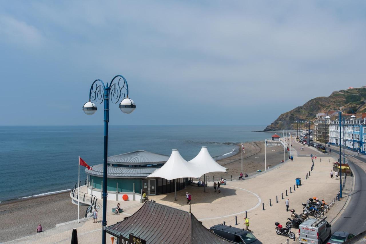 Starling View Boutique Stunning Seafront View Apartment Aberystwyth Bagian luar foto